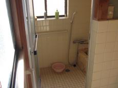 明石市でリフォームするなら小西建築クロス貼り替えジュラク塗り替え綿壁塗り替えフローリング貼り替え