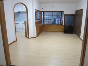 明石市でリフォームするなら小西建築クロス張替フローリング貼り換え相談増改築相談クローゼット工事