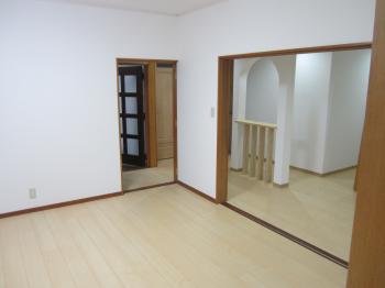 明石市でリフォームするなら小西建築クロス張替フローリング貼り換え相談増改築相談クローゼット工事