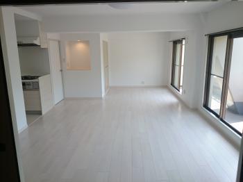 リノベーション住宅施工事例ご覧ください。間取りを一新明るく開放的な家