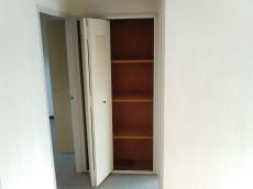 収納でこまっていませんか?大工さんの作る手作り家具・作り付け棚など施工事例をご覧ください