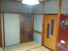 電気床暖房は工事も簡単で少ない日数で快適になれますよ！足元ぽかぽかで免疫力アップ！