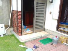 電気床暖房は工事も簡単で少ない日数で快適になれますよ！足元ぽかぽかで免疫力アップ！