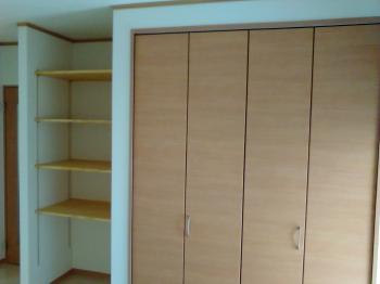 玄関ドアはカバー工法で一日で取り換えることができます。こにしのニコニコリフォーム