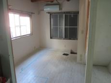 アンティークのお洒落なお家で暮らしたい。無垢材や古材を使って素敵な家具お作りします。小西建築 