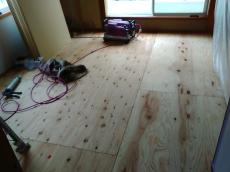 アンティークのお洒落なお家で暮らしたい。無垢材や古材を使って素敵な家具お作りします。小西建築 