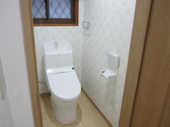 憧れの暖炉のある暮らし。ガス暖炉は炎の温かみと安全性が魅力です。小西建築