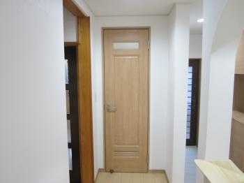 床暖房は温水式とヒーター式があります。比較ポイントなどご相談下さい。こにしのにこにこリフォーム