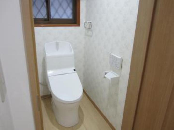 床暖房は温水式とヒーター式があります。比較ポイントなどご相談下さい。こにしのにこにこリフォーム　　