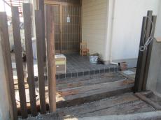 最新のトイレはノズルが違う。女性に嬉しい2本のノズルはお尻用とビデ用に分かれています。　　