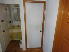 YKKのタッチキータイプのドアならボタンを押すだけだ開錠することができます。こにしのニコニコリフォーム