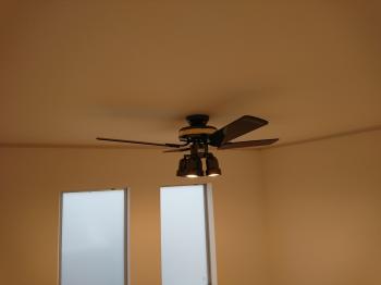 在庫処分品あります。ドア、クッションフロア、フローリング、カウンター、壁紙などご相談ください。