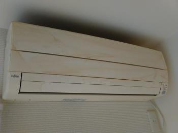 エコカラットで調湿効果実感しませんか。除湿だけでなく匂いも吸い取ります。