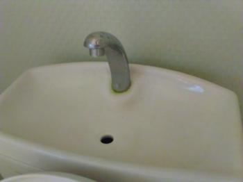 在庫処分品あります。ドア、クッションフロア、フローリング、カウンター、壁紙などご相談ください。