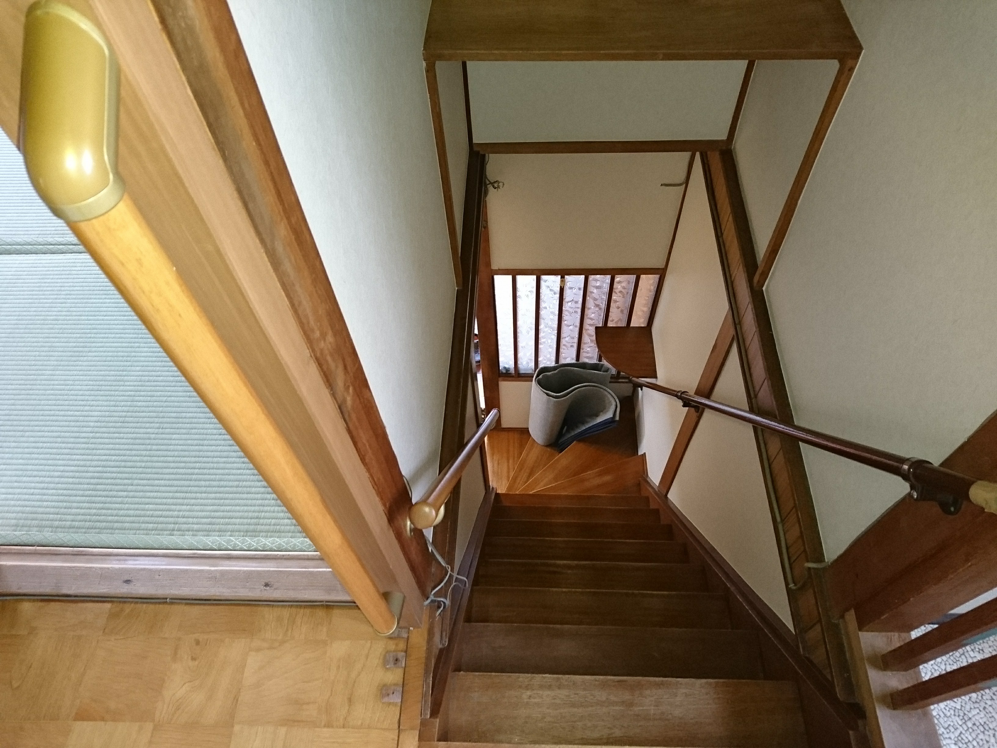 にこだんリフォームは住みながら断熱が出来ます。必要な部屋のみの断熱で費用負担も少なくて済みます。　　