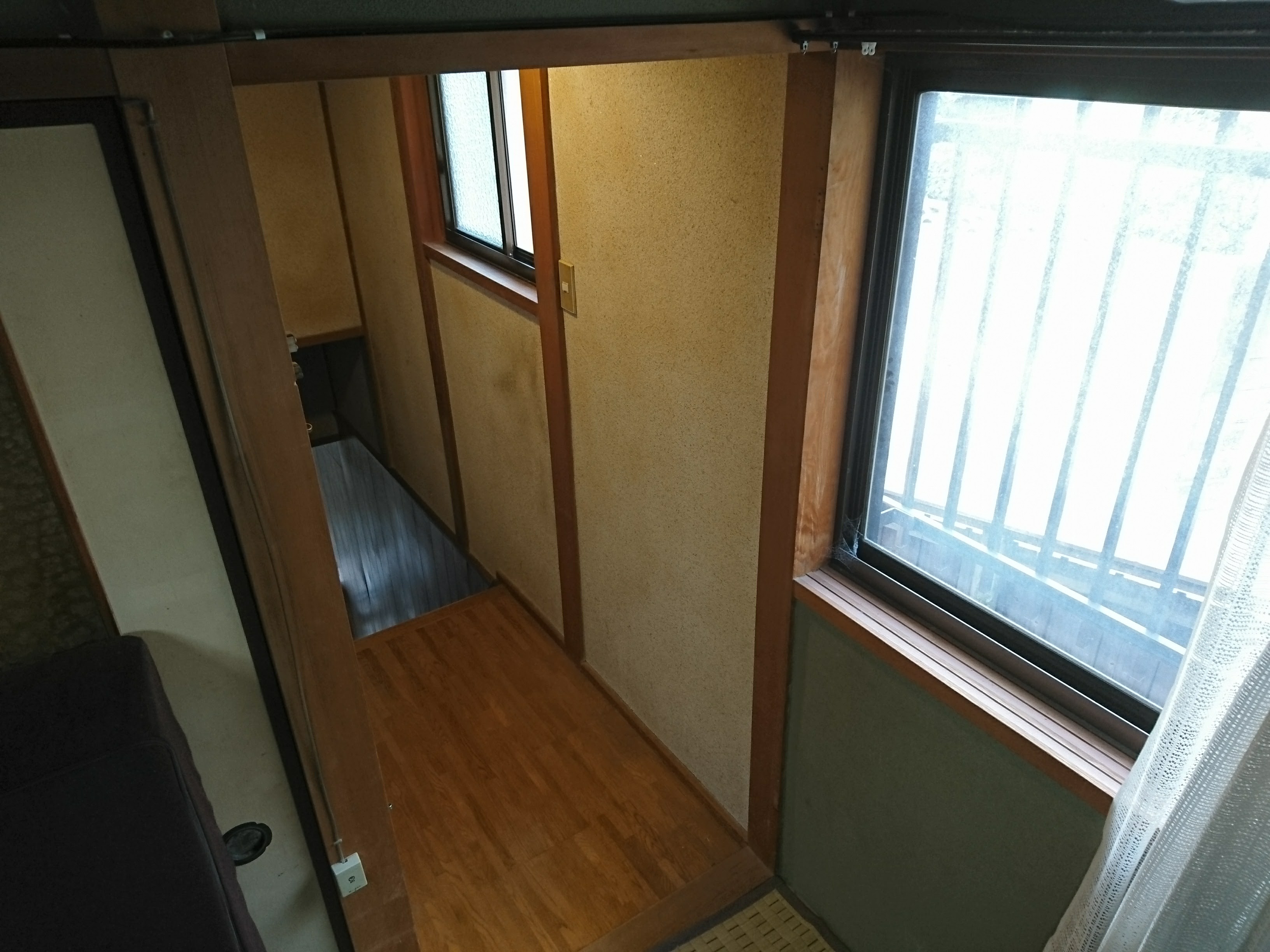 金属屋根なら重さは瓦の7分の１　軽い屋根で耐震性アップ！小西建築