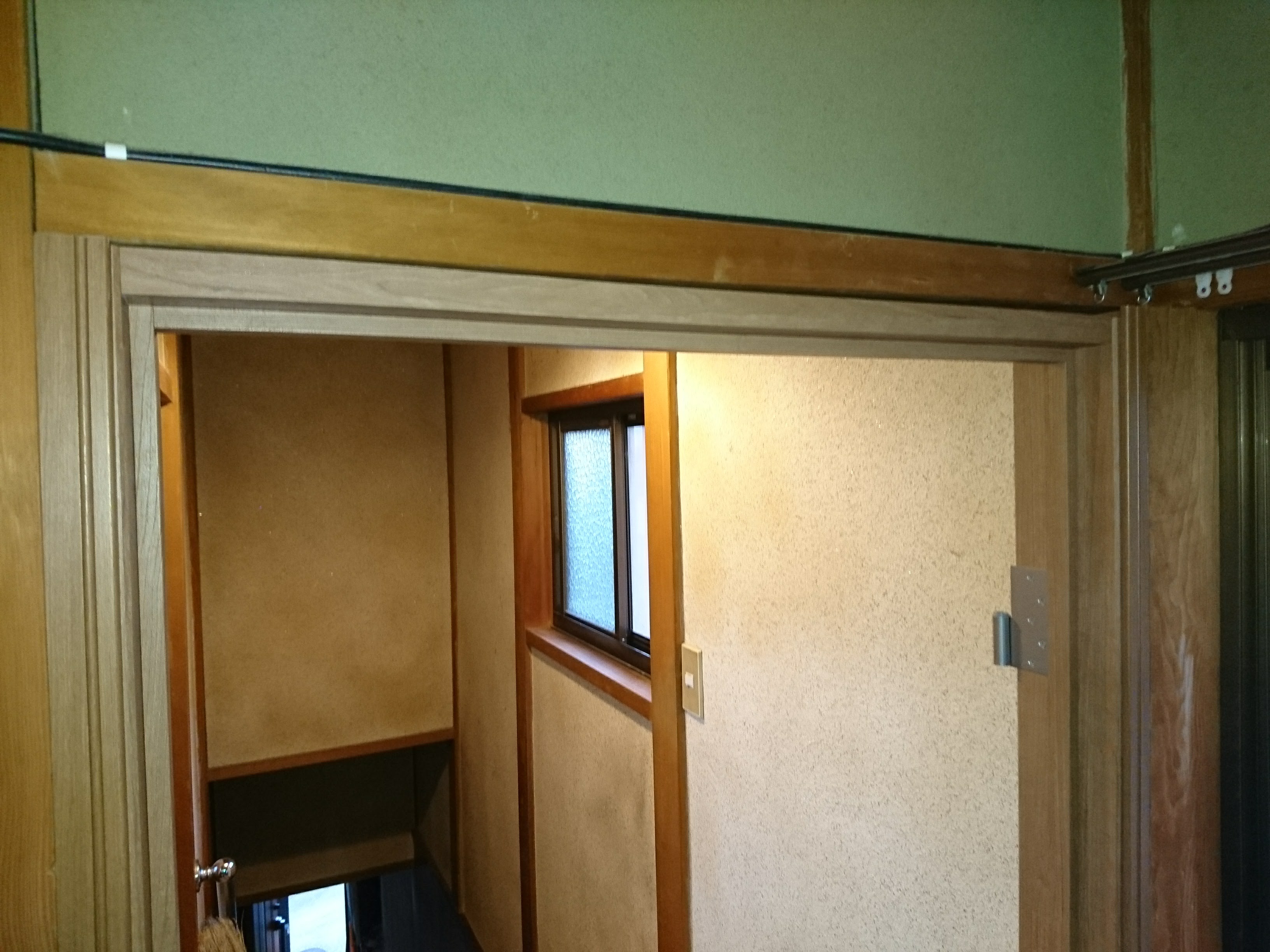 にこだんリフォームは住みながら断熱が出来ます。必要な部屋のみの断熱で費用負担も少なくて済みます。　　