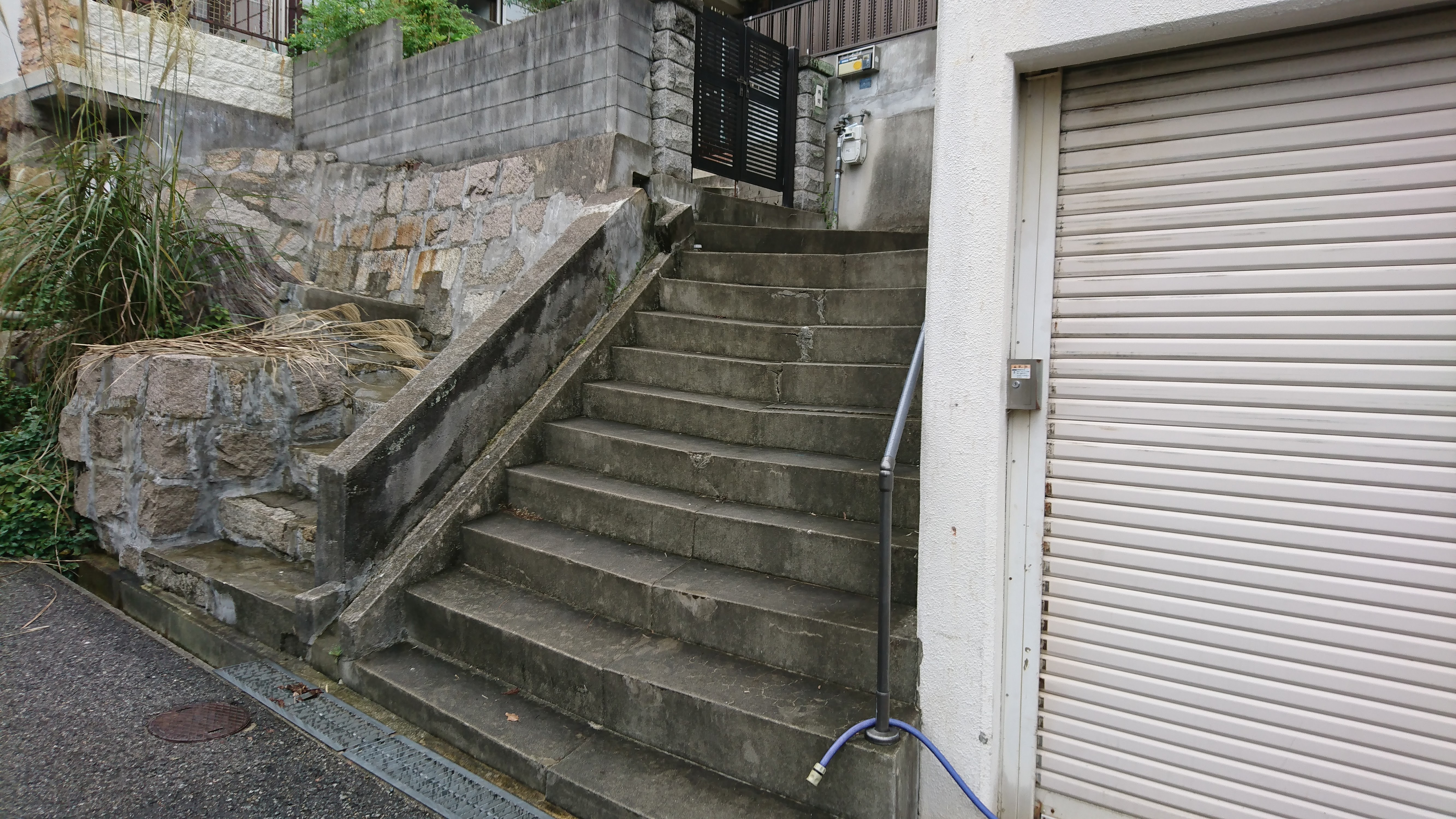 にこだんリフォームは住みながら断熱が出来ます。必要な部屋のみの断熱で費用負担も少なくて済みます。　　