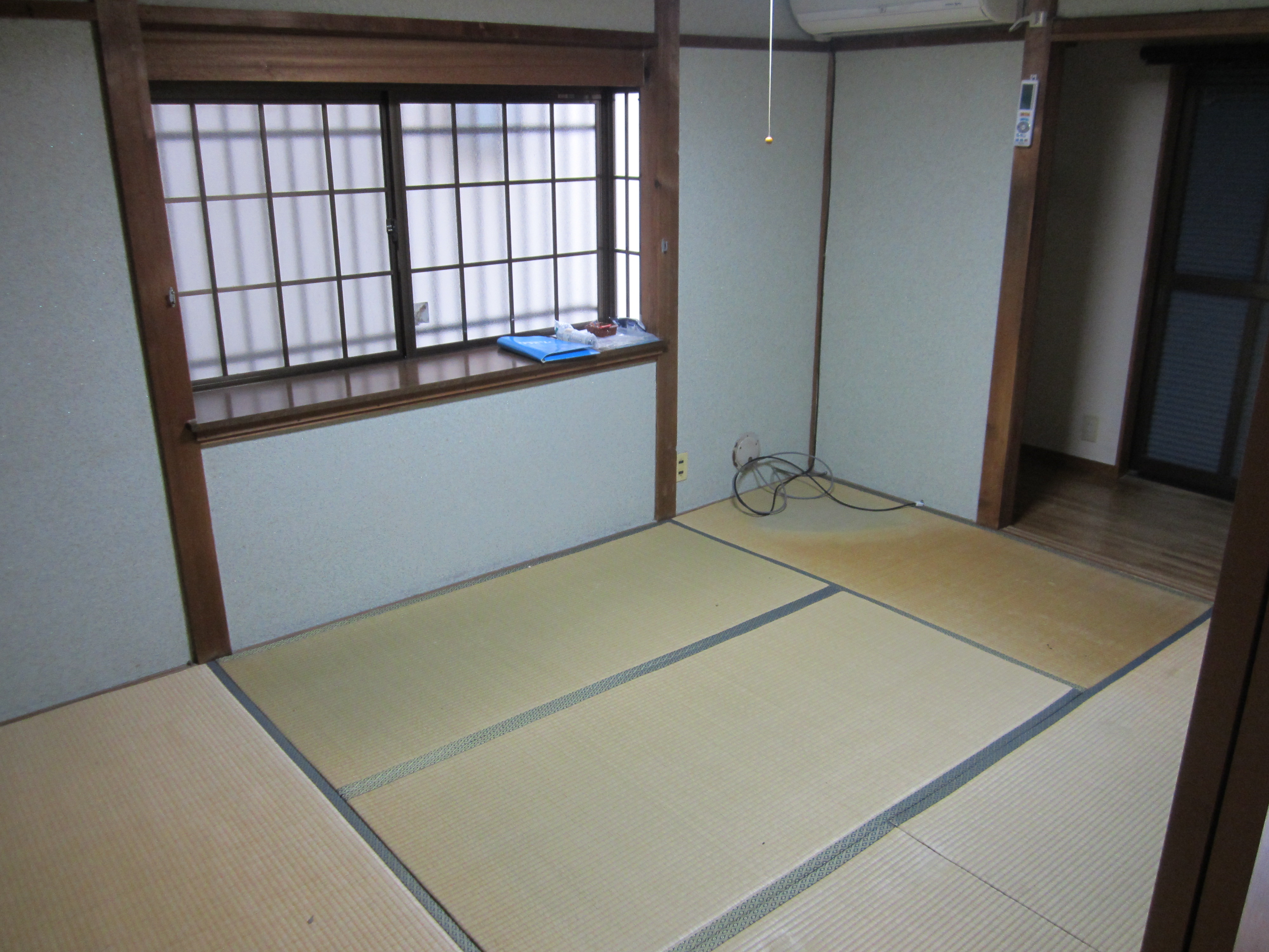 にこだんリフォームは住みながら断熱が出来ます。必要な部屋のみの断熱で費用負担も少なくて済みます。　　