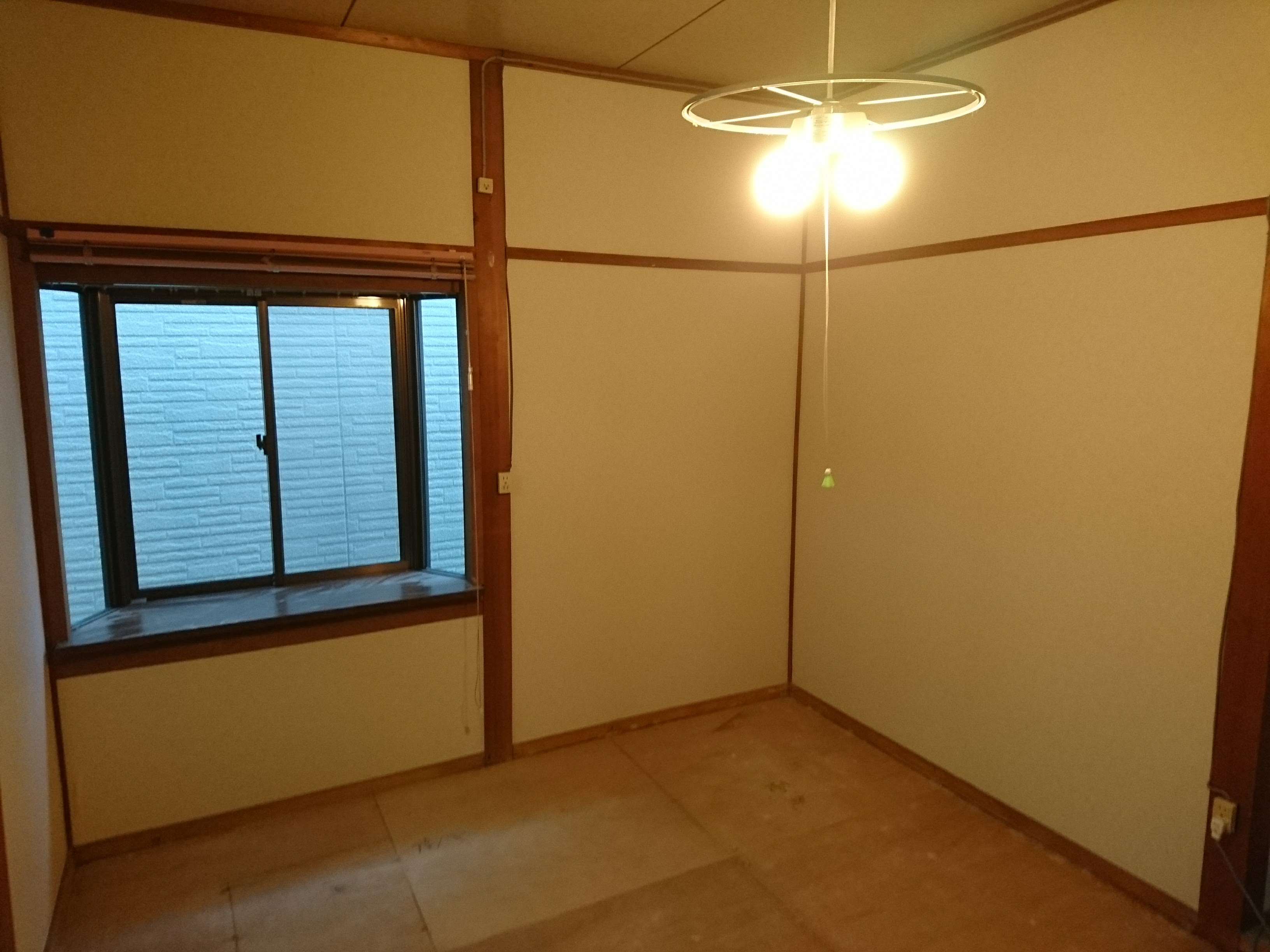 高断熱浴槽で追い炊き回数が減らせます。4時間たってもお湯の温度の低下は2，5度以内に抑えられます