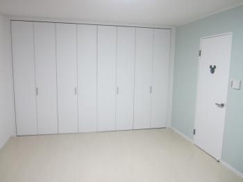 調湿壁材で快適な空間を。乾燥対策や結露防止、匂いを吸収する効果もあります。