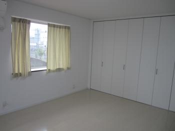 ペットの足腰を守る床、滑りにくいフローリングでもっと楽しいペットライフを　小西建築