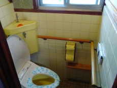 リフォームは水周りから。キッチン、洗面、トイレ、おふろぜひショールームに見に来てください。g