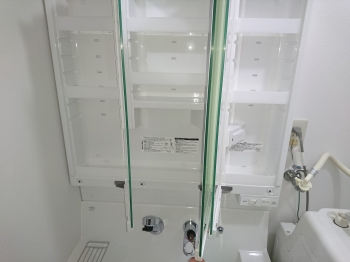 防犯対策は古い鍵の見直しから。補助上で1ドア2ロック、交換も簡単なのでピッキング対策に効果的です。