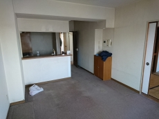 　天井から雨のようにお湯が降り注ぐオーバーヘッドシャワー、実は空気をたくさん含んでいるので節水になるんです！　