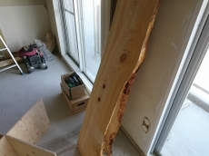 　天井から雨のようにお湯が降り注ぐオーバーヘッドシャワー、実は空気をたくさん含んでいるので節水になるんです！　