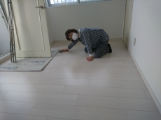 電気をつくるときに出た熱でお湯を沸かす。電気も作りすぎないように自動で調節する。それがエネファームのエコシステムです。