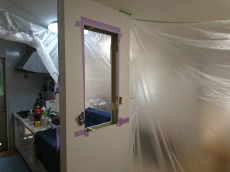 汚れにくいお風呂の床。新素材で汚れをつけにくく、みずはけがいいのでヌメリやカビの発生を防いでくれます。g