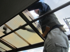 軽い屋根材で耐震性アップ!工期やコスト面にも優れています。