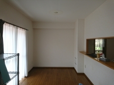 台風後の雨漏りや雨どいの破損などありませんか?波板の交換も承ります。