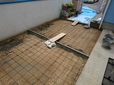 玄関を変えたい。カバー工法なら一日で施工可能です。