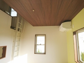 自動水栓で作業効率アップ、汚れが勝手に流れるシンクはクリナップ