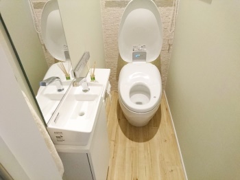 自動水栓で作業効率アップ、汚れが勝手に流れるシンクはクリナップ