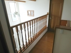 多灯照明で空間を演出しましよう。お部屋の雰囲気が変わるだけでなく、必要ないところを消すことで省エネになります。