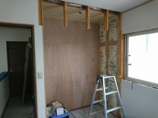 自動水栓で作業効率アップ、汚れが勝手に流れるシンクはクリナップ