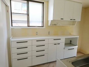 高断熱ガラスで外からの熱気を通さず、冷気をもらしません。窓周りで暑さのコントロール　