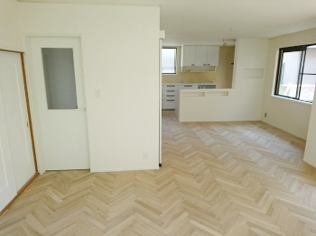 調湿できる壁、パネルタイプ・タイルタイプなど簡単に取り付けられます。