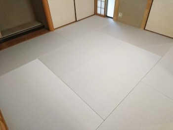 高断熱ガラスで外からの熱気を通さず、冷気をもらしません。窓周りで暑さのコントロール　