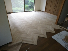 調湿できる壁、パネルタイプ・タイルタイプなど簡単に取り付けられます。