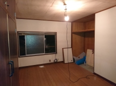 　センサー水洗付きでハンドルに触れずに手が洗える。清潔です。