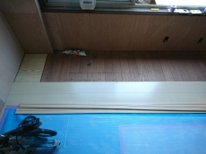 タンクレストイレで広々。トイレ掃除はトイレにお任せ。