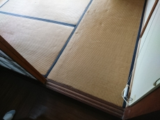 保温性の高い浴槽にするなら、窓の交換もお忘れなく。追い炊きの回数が減って、エコになります。