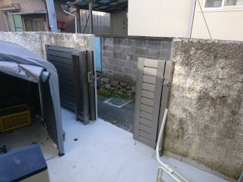 外壁の塗り替えは10年から15年が多いです。コーキングの傷み、水垢、チョーキング、ヒビなどチェックして下さい。　