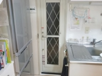 浴室ドアの換気口、汚れやすいのが悩みですよね。クリナップから取り外して洗える換気口、パッキンも見えなくなりました　