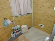 ウッドデッキとオーニングでお庭をリビングに。