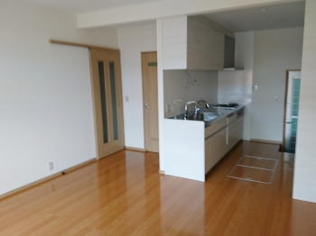 耐震工事も住みながらできます。既存の壁に耐震補強し外壁材を重ねれば廃材も出ません。g